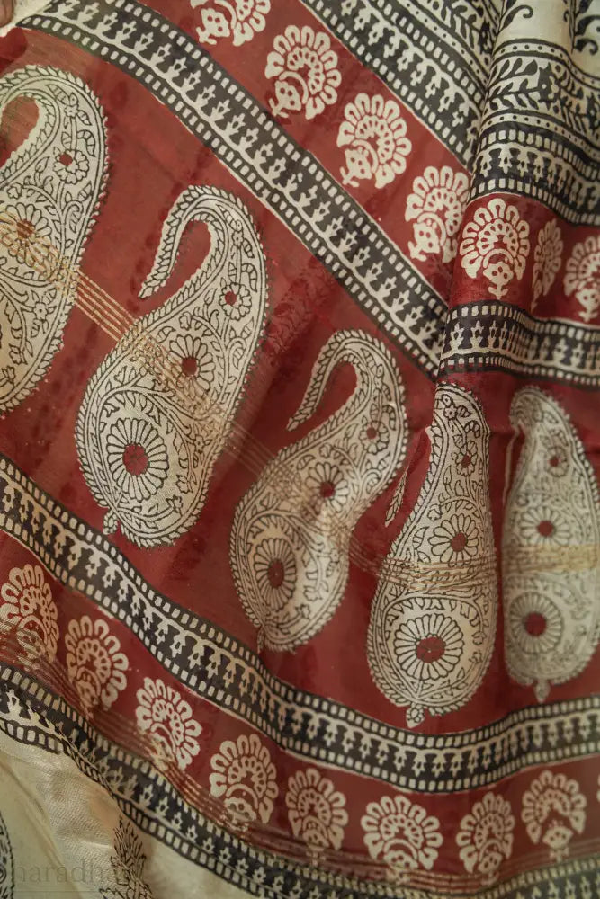 Roots in Maroon on Ivory Maheshwari Sarees