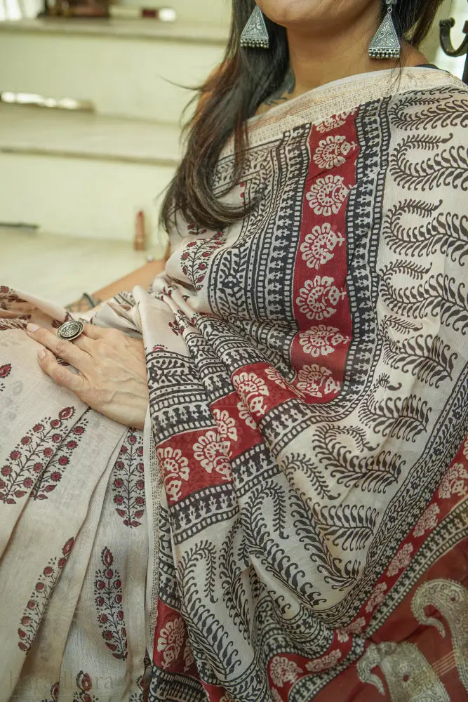 Roots in Maroon on Ivory Maheshwari Sarees