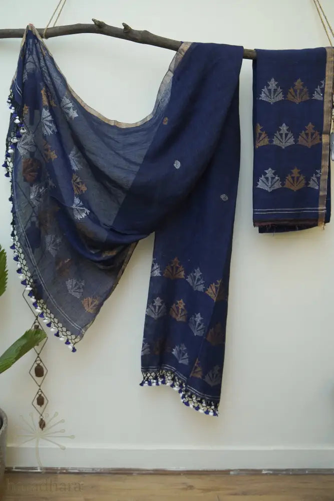 Whispers of Blue 2.5 metres / 2.5 Metres Linen Jamdani