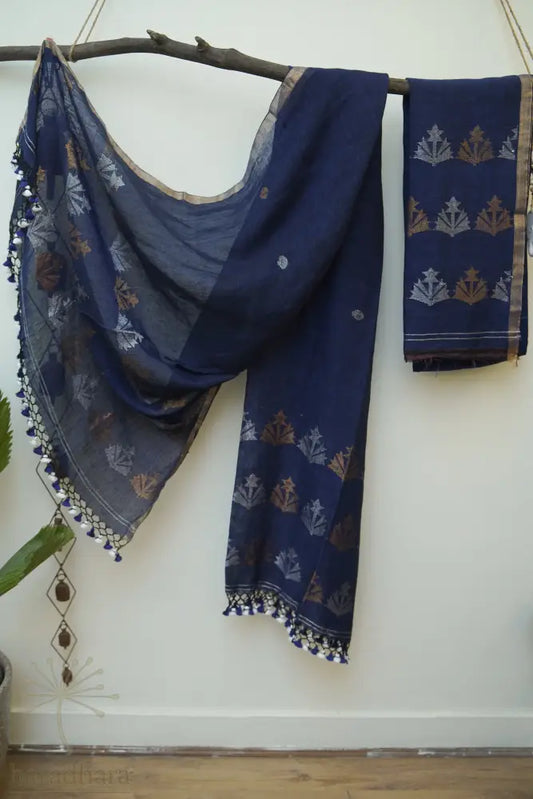 Whispers of Blue 2.5 metres / 2.5 Metres Linen Jamdani